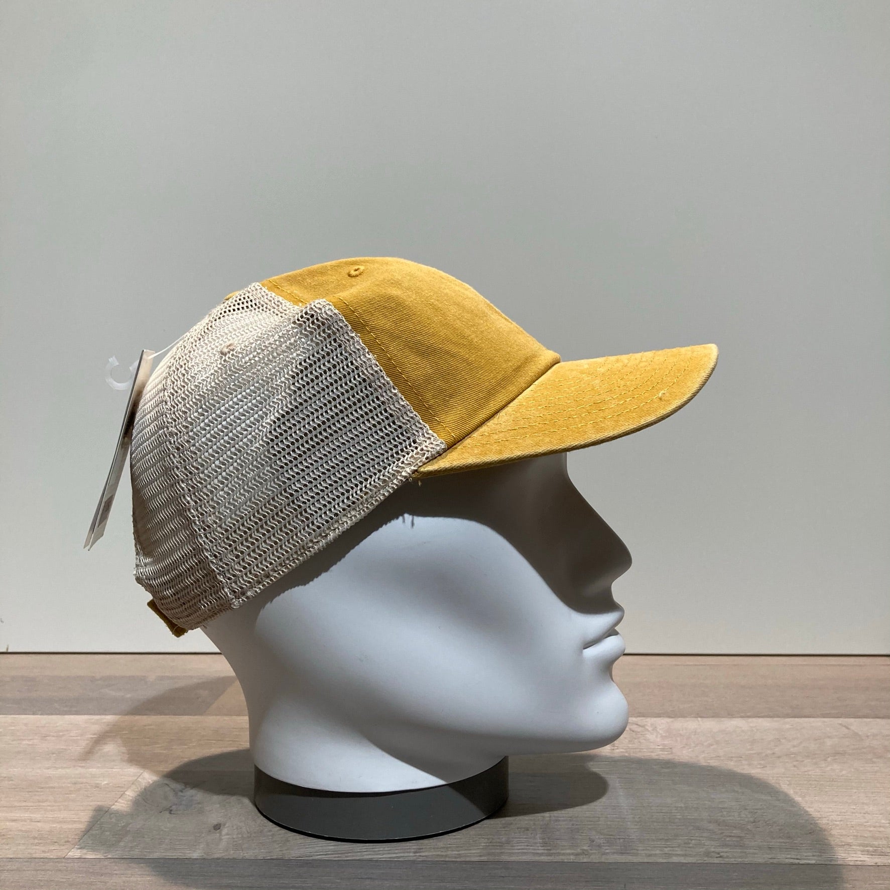 Casquette baseball jaune foncé ajourée ajustable