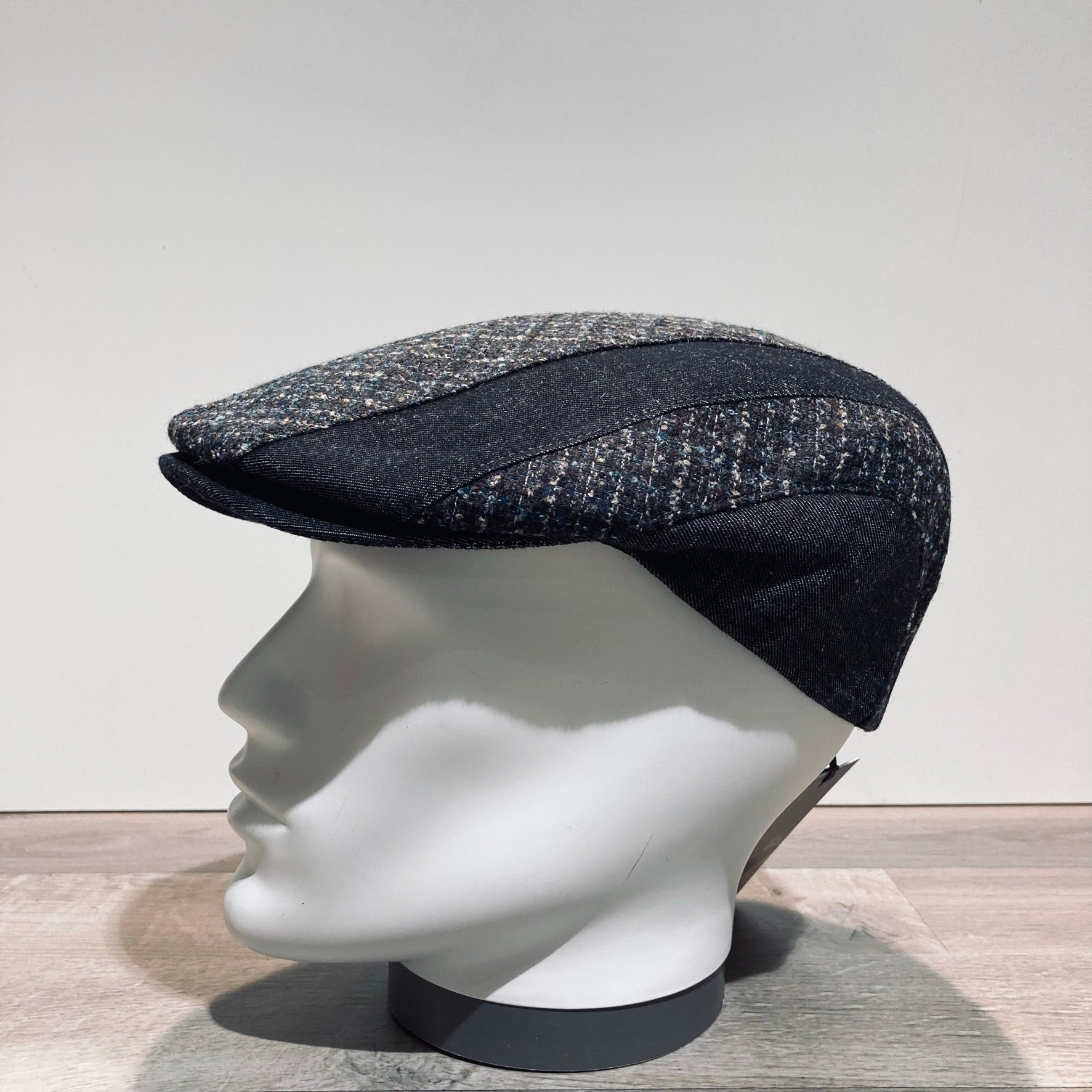 Casquette laine vierge noir doublée