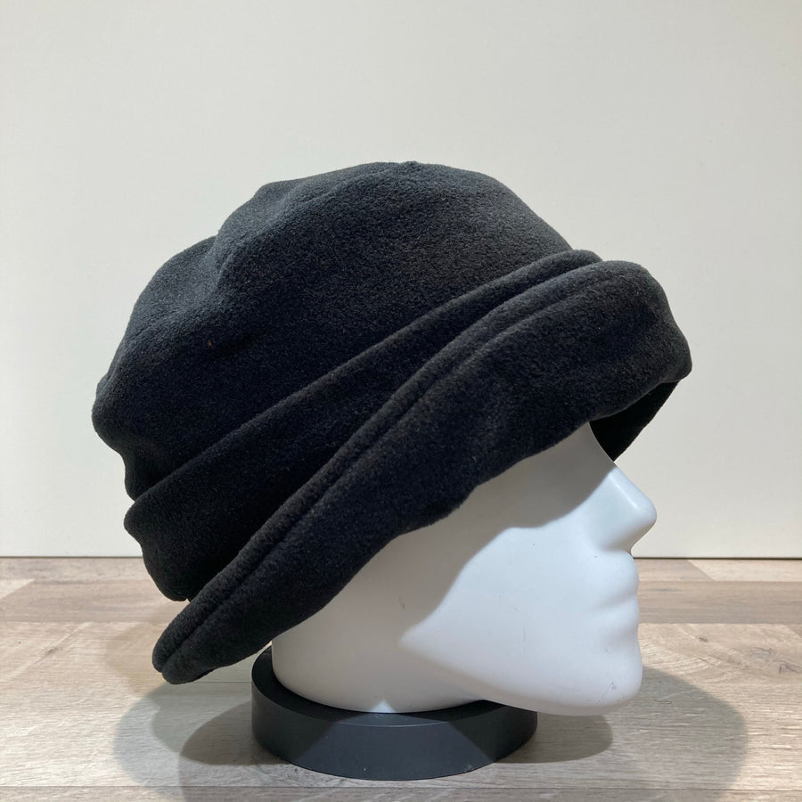 Chapeau cloche polaire noir doublé