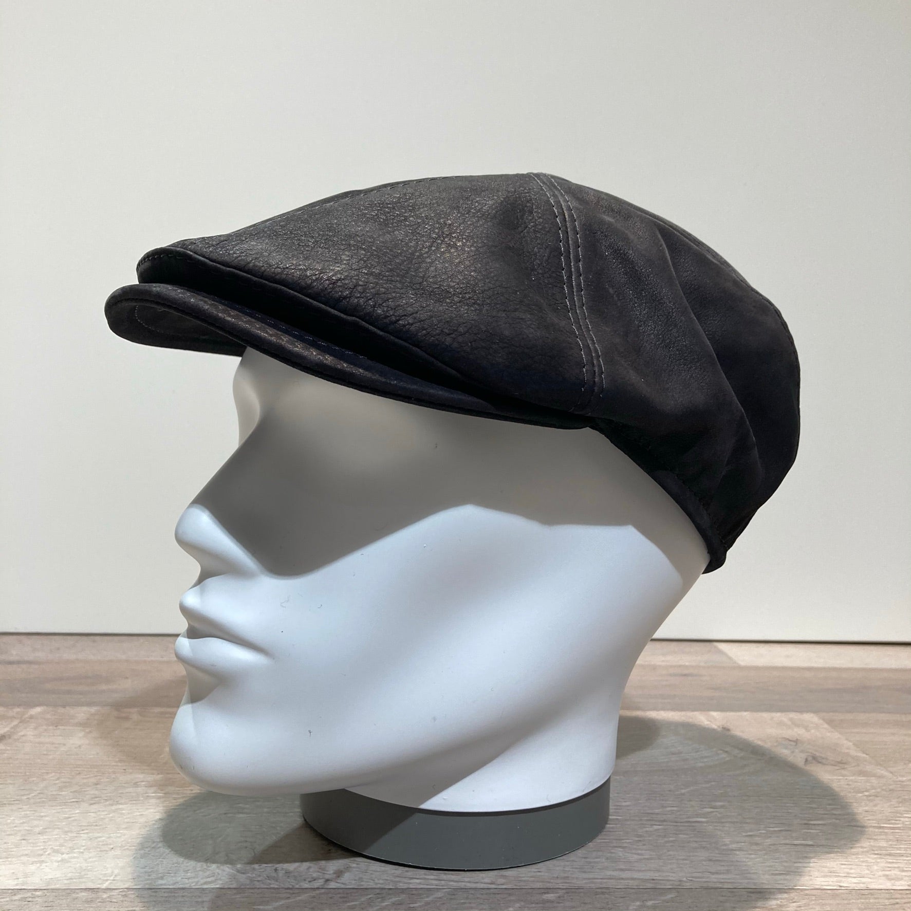 Casquette cuir véritable noir doublée