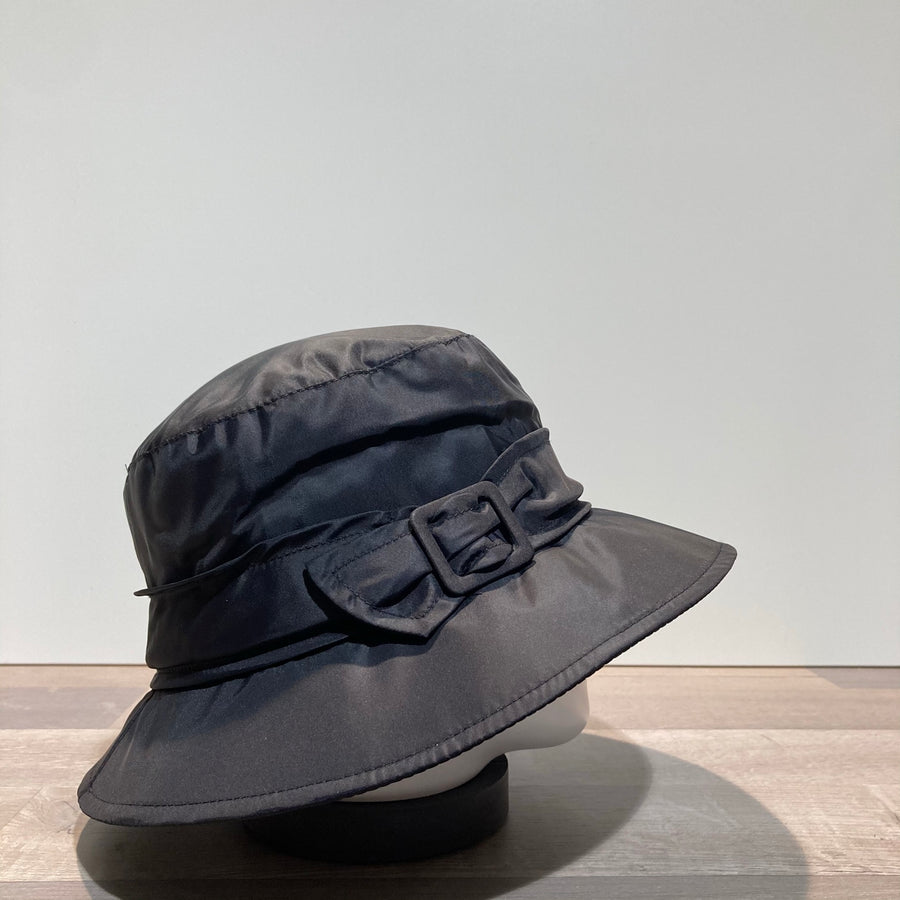 Chapeau bob de pluie noir doublé