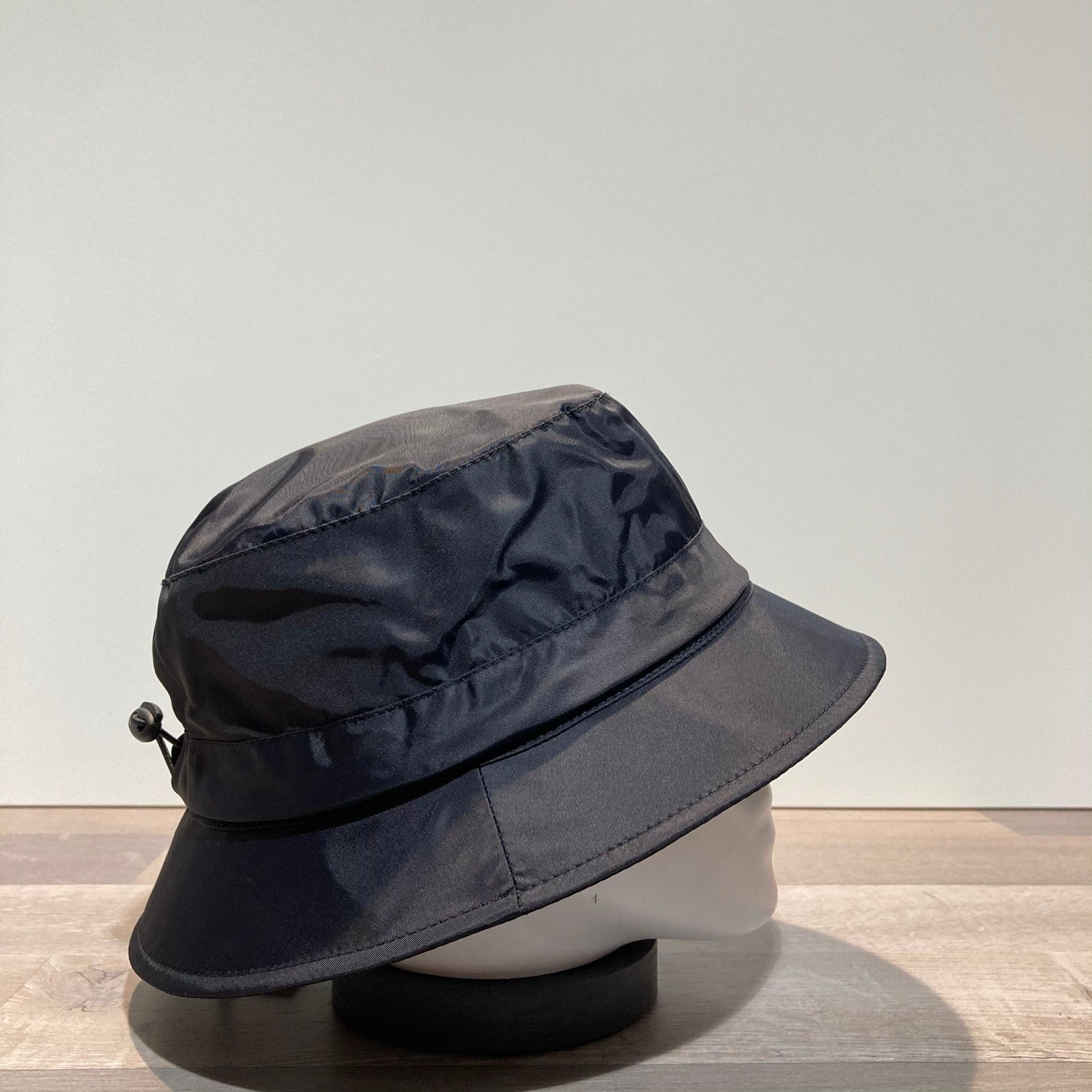 Bob de pluie noir doublé