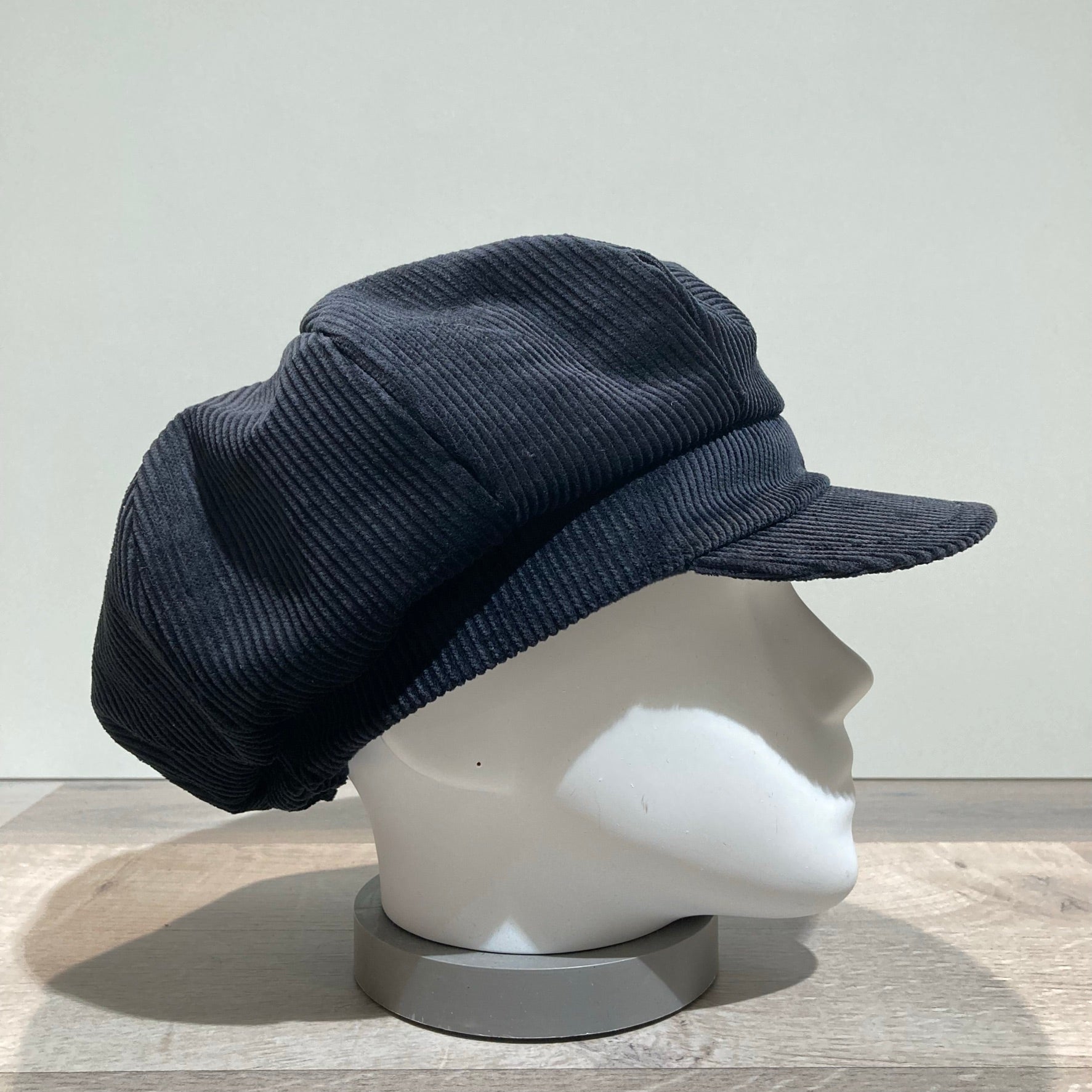 Casquette gavroche gros volume velours côtelé noir élastiquée doublure polaire