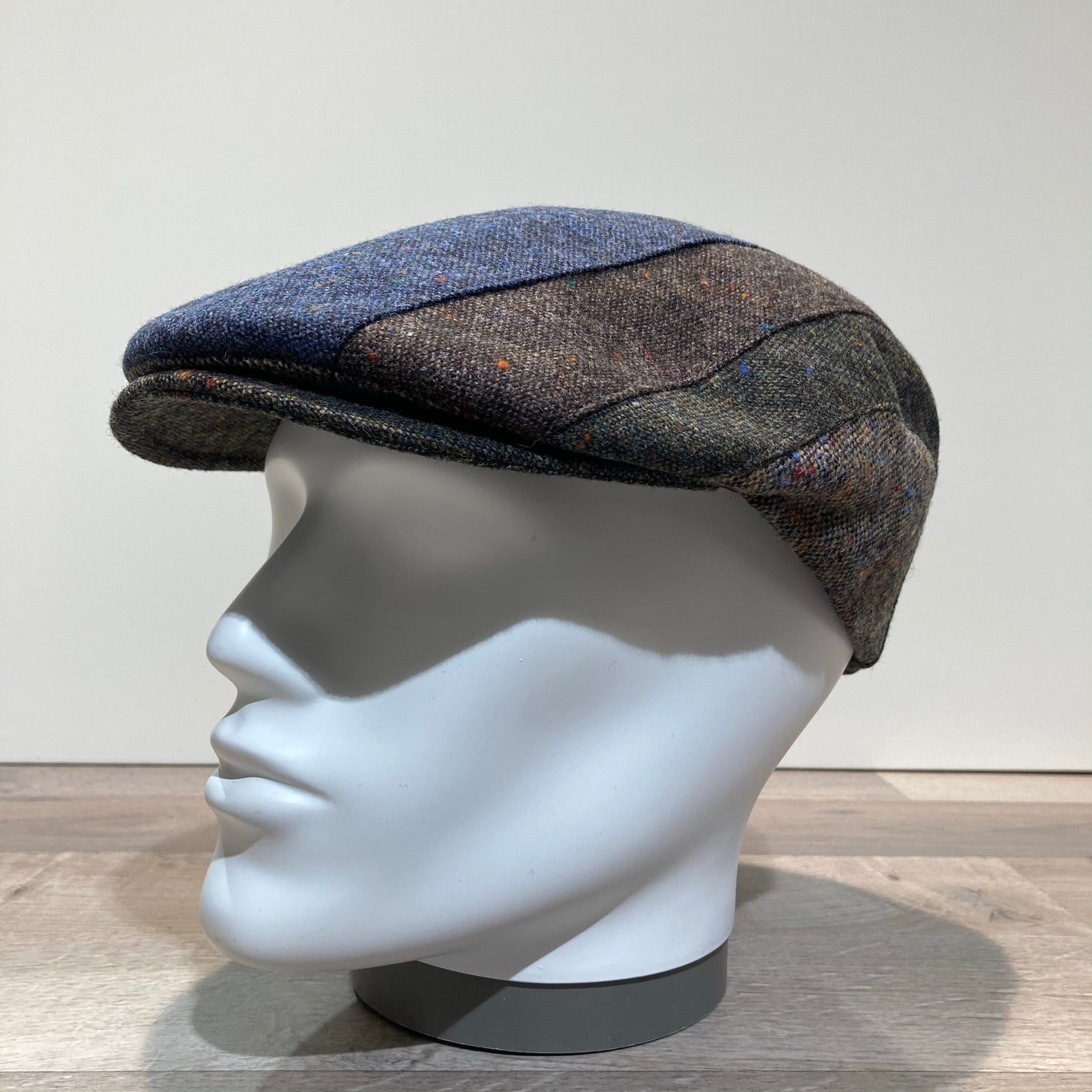 Casquette laine vierge multicolore moucheté doublée
