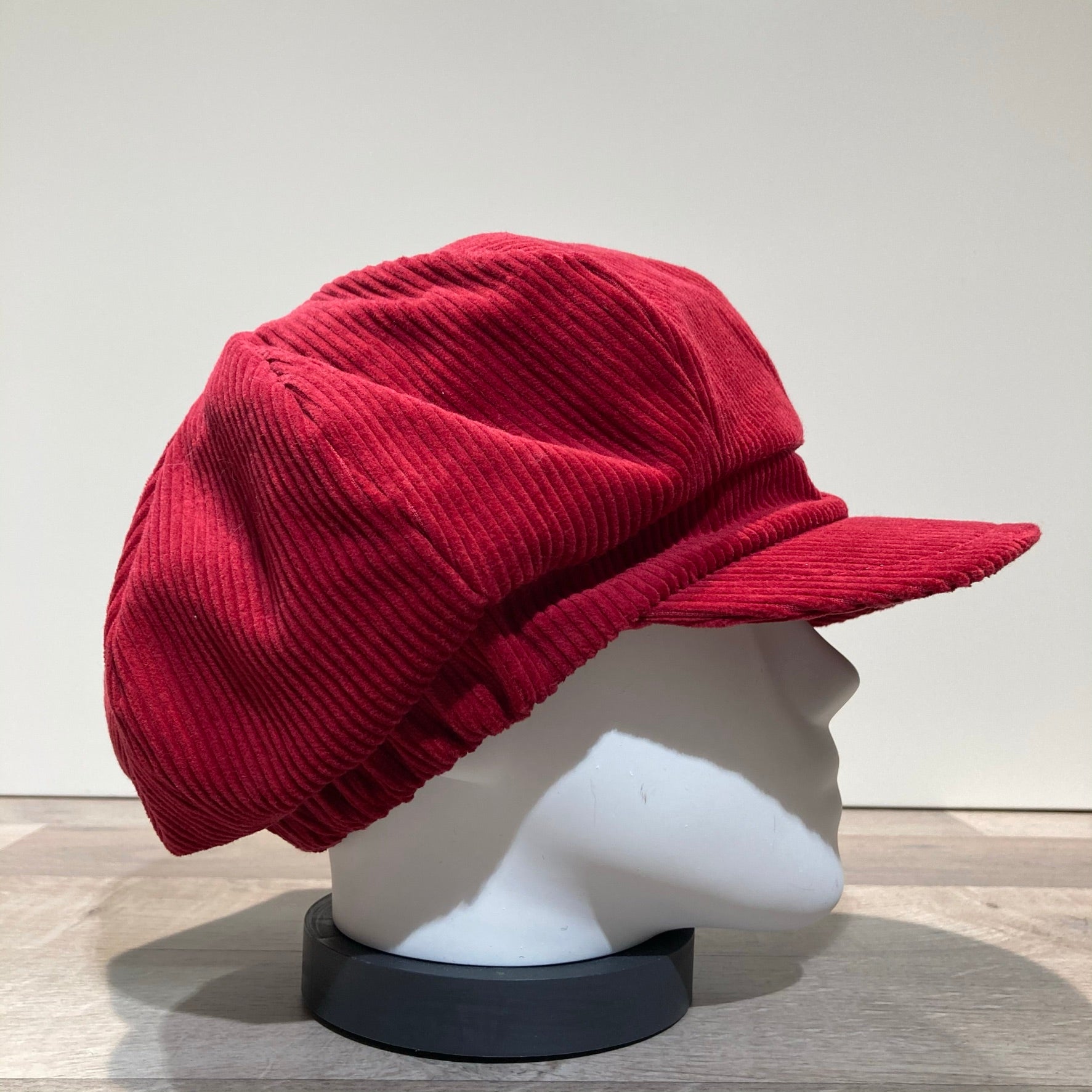 Casquette gavroche gros volume velours côtelé rouge foncé élastiquée doublure polaire