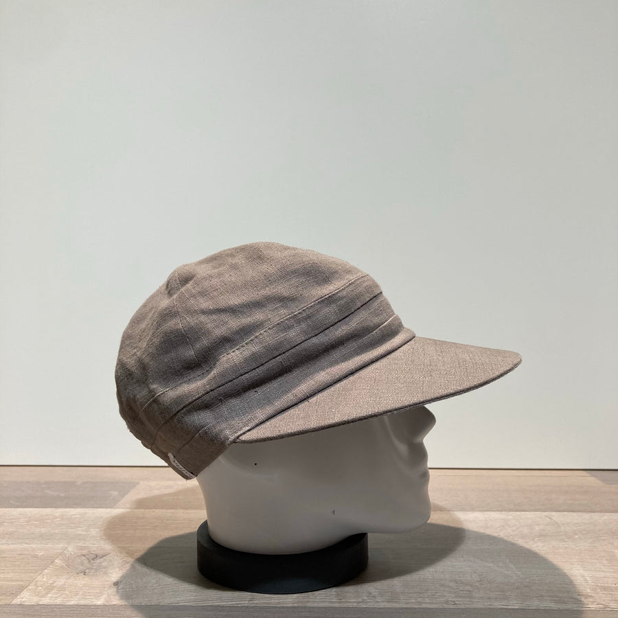 Casquette grande visière taupe élastiquée doublée