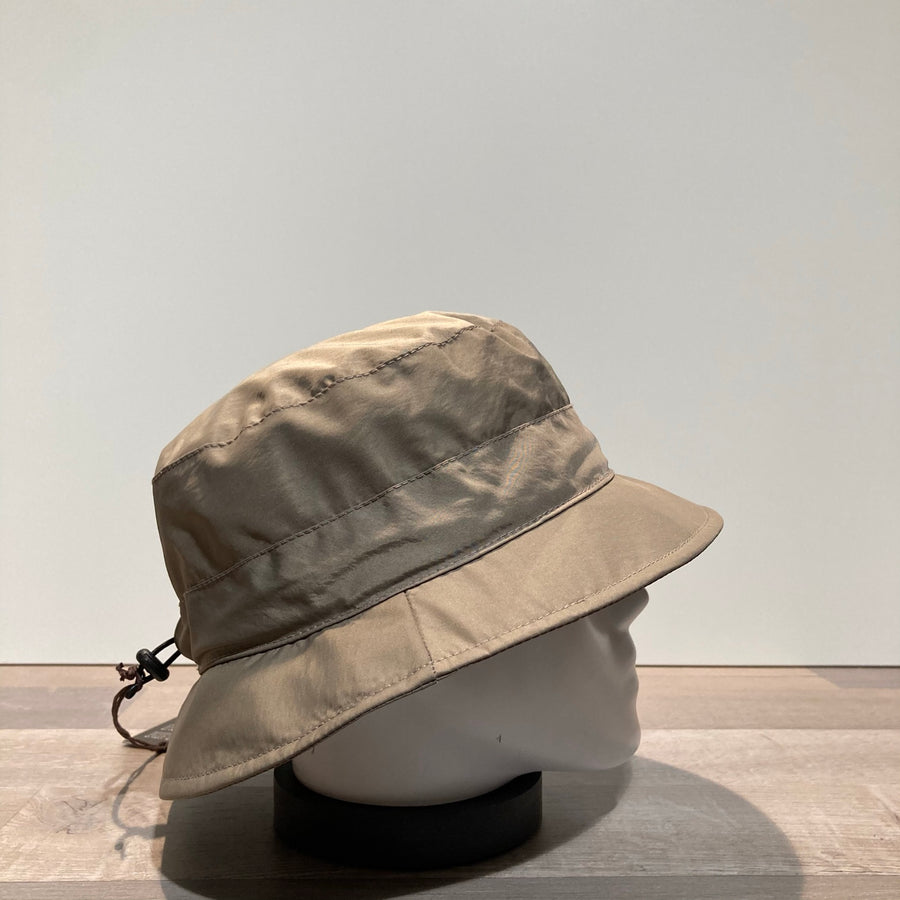 Bob de pluie taupe doublé