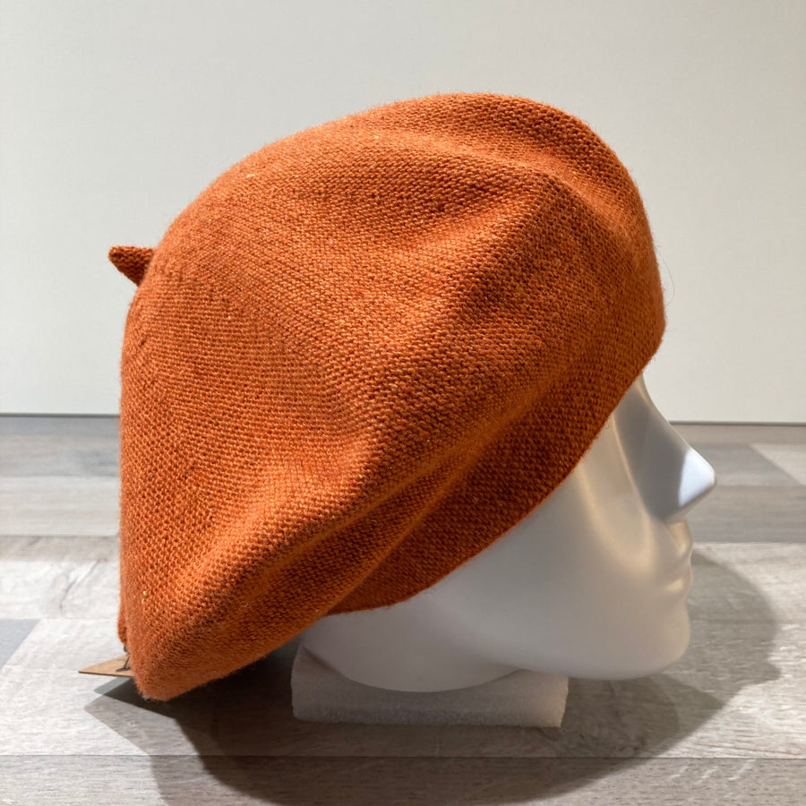 Béret orange foncé