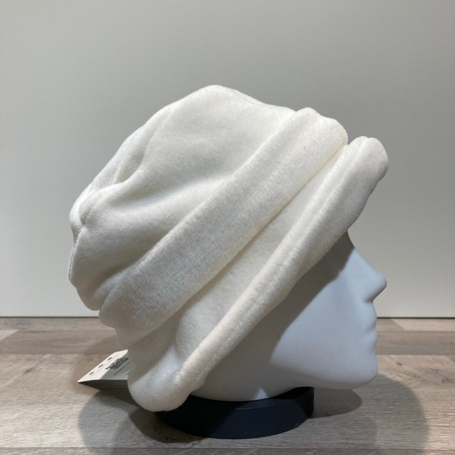 Chapeau cloche polaire écru doublé