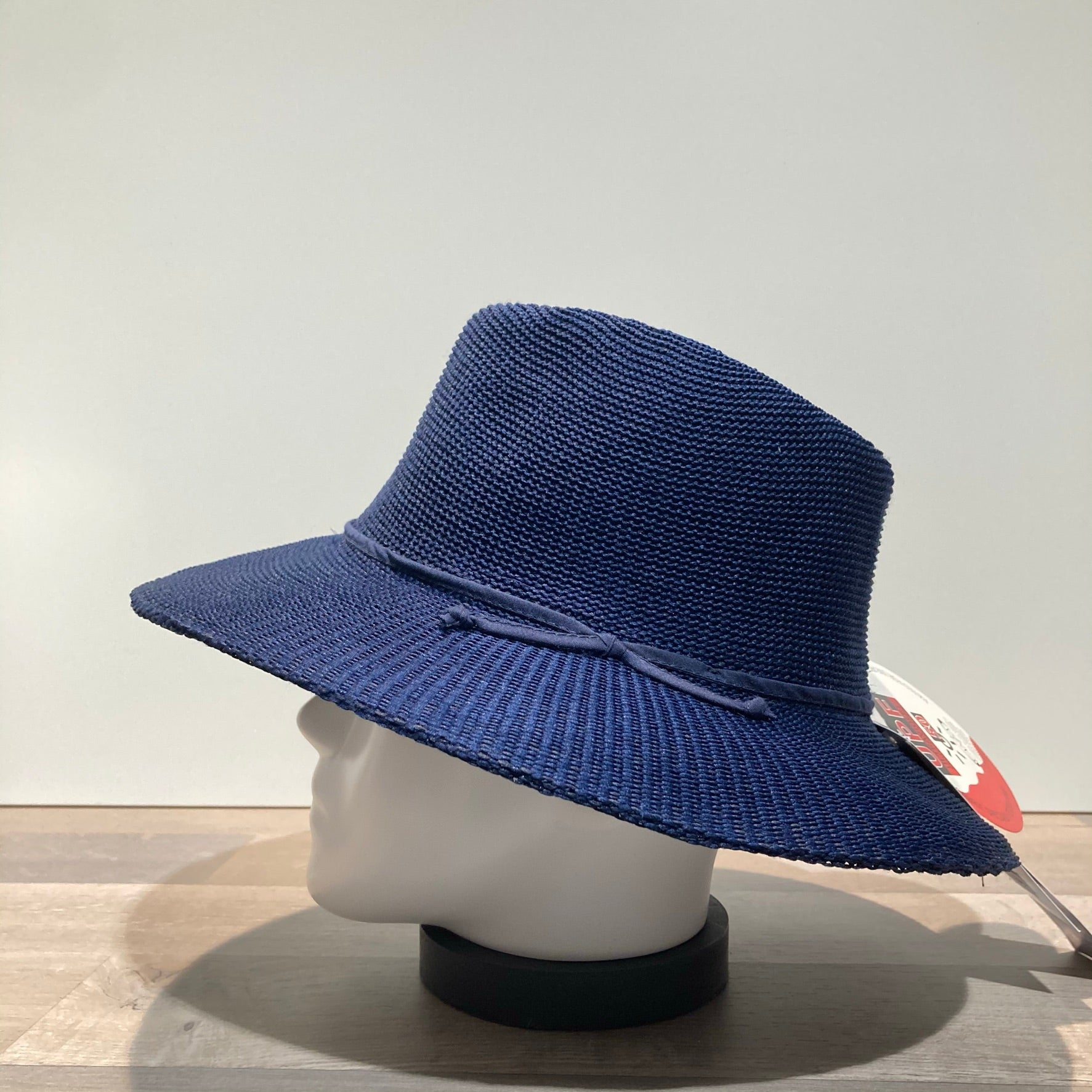 Chapeau Gilly marine anti UV ajustable malléable