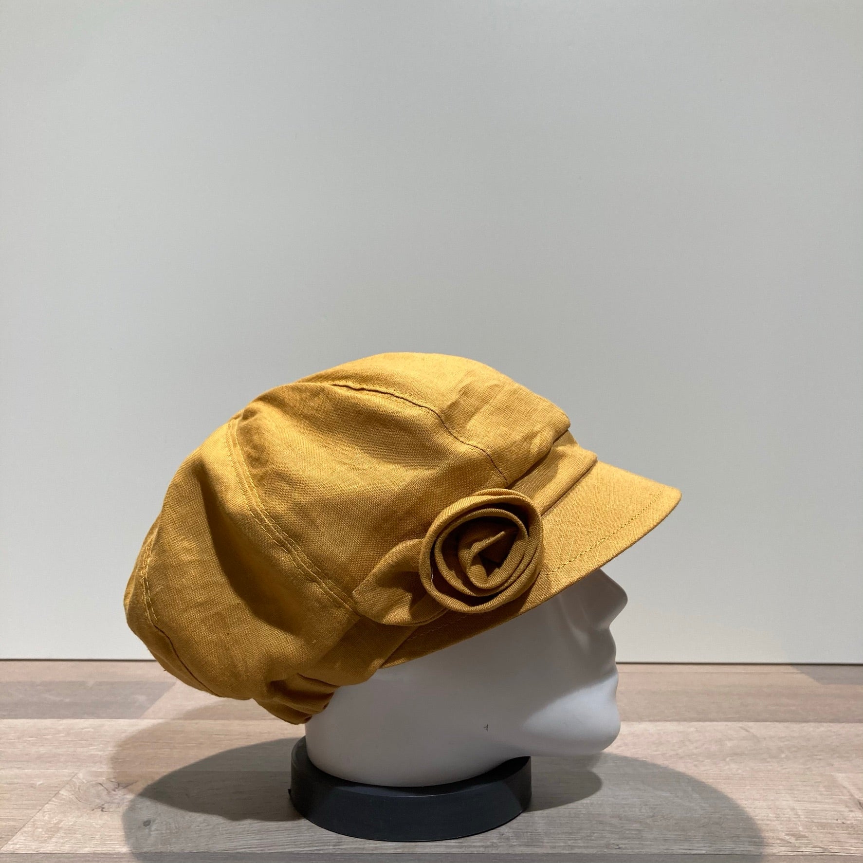 Casquette gavroche lin moutarde élastiquée