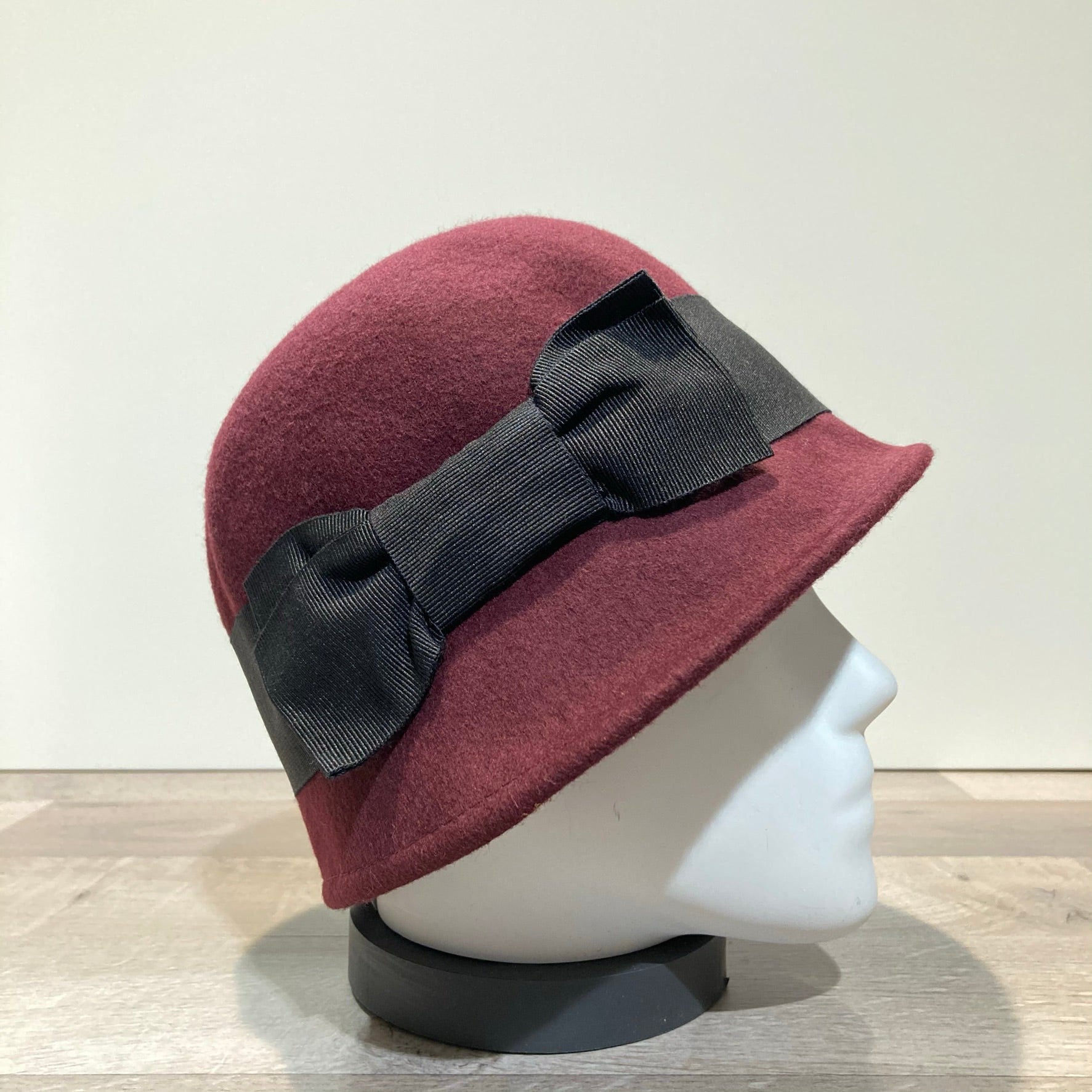 Cloche feutre laine bordeaux