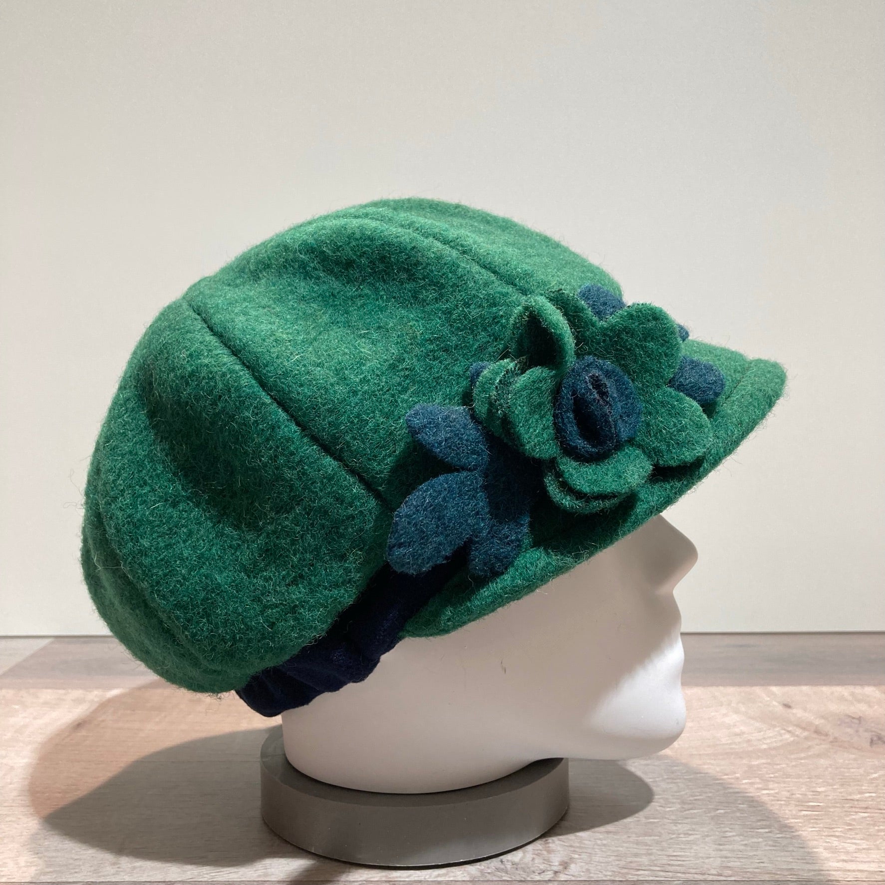 Casquette gavroche vert foncé élastiquée doublure polaire