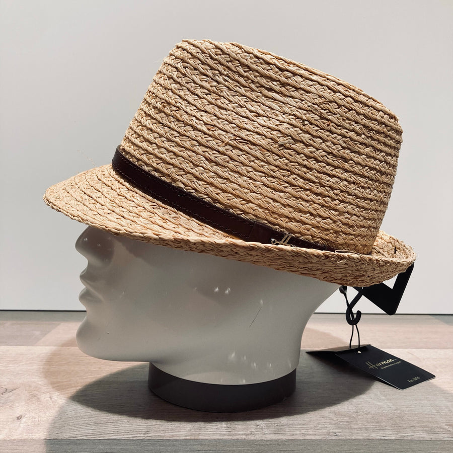 Chapeau trilby raphia