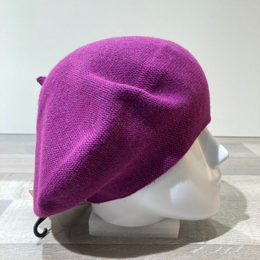 Béret violet foncé