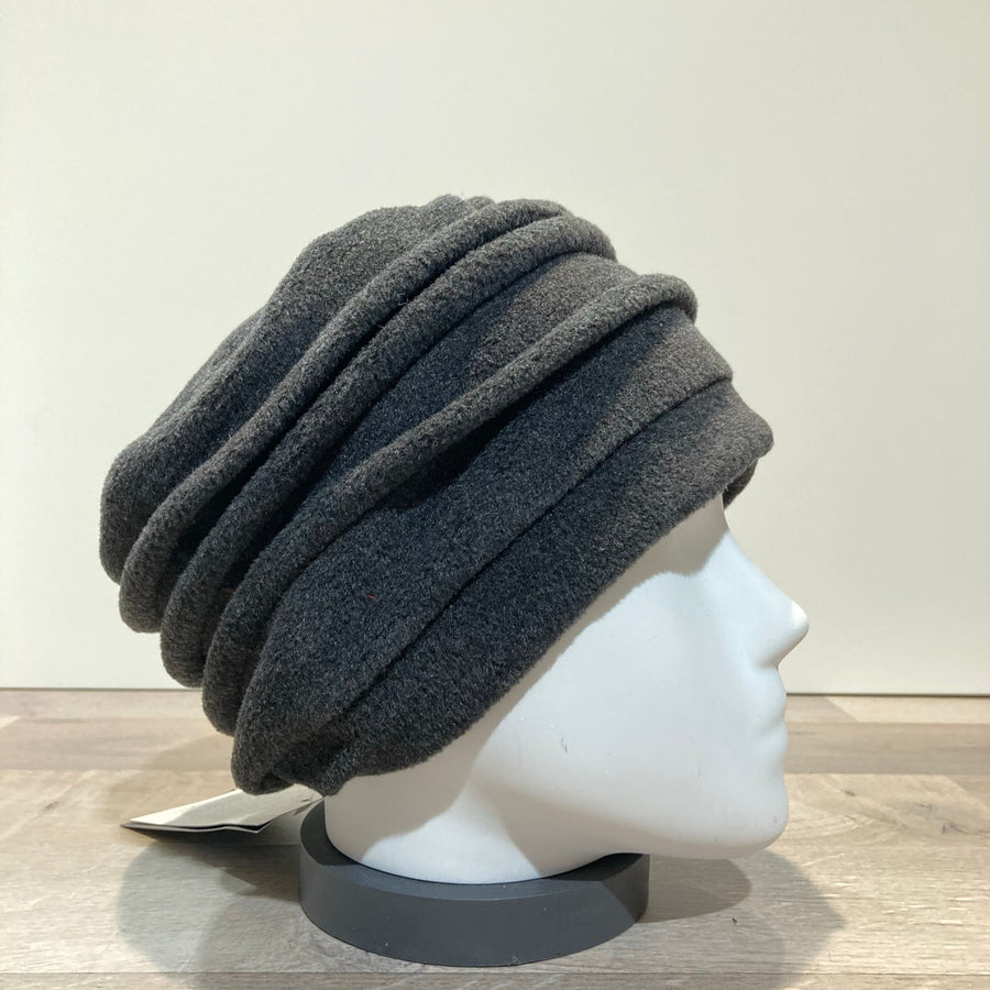 Toque polaire gris foncé
