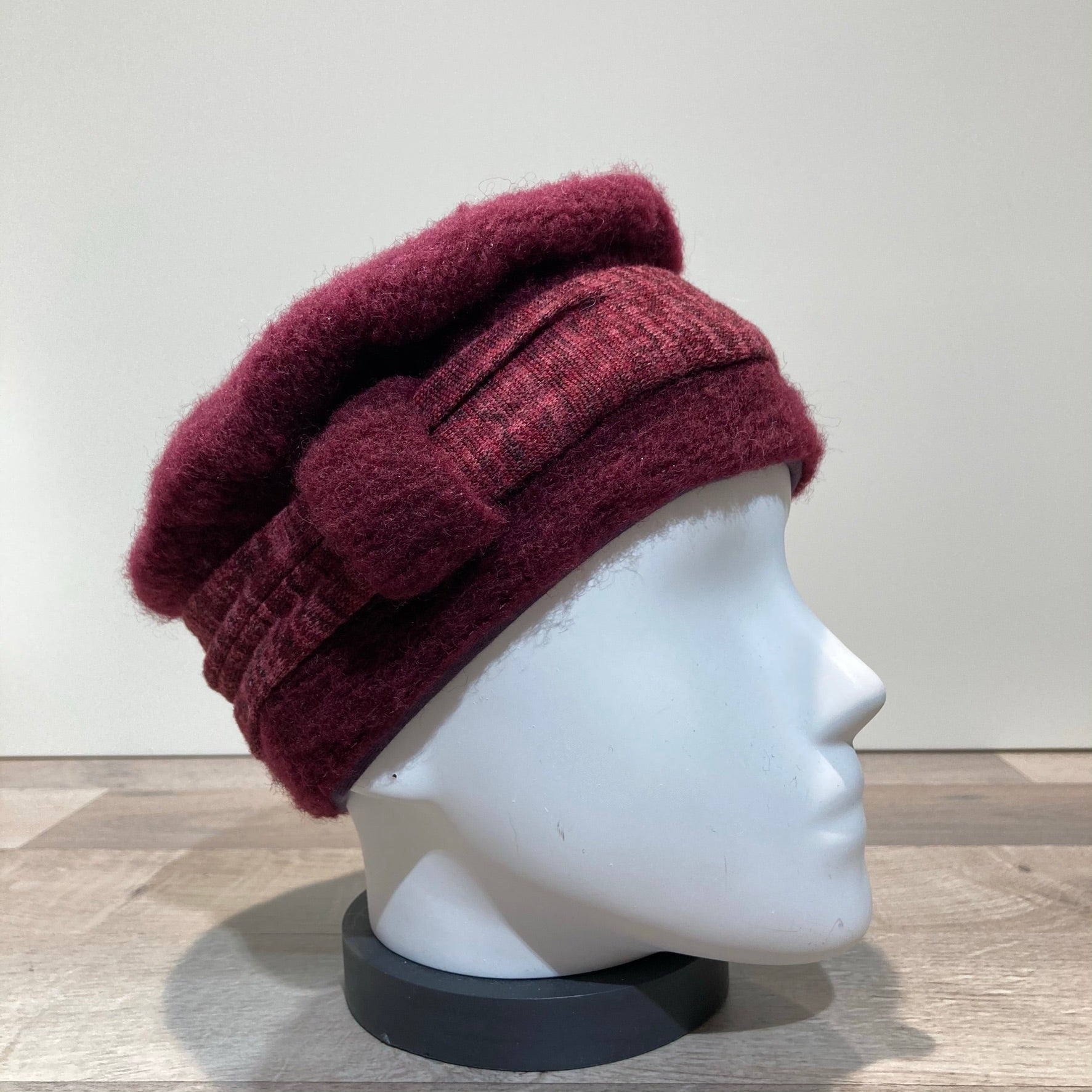 Toque bordeaux doublée