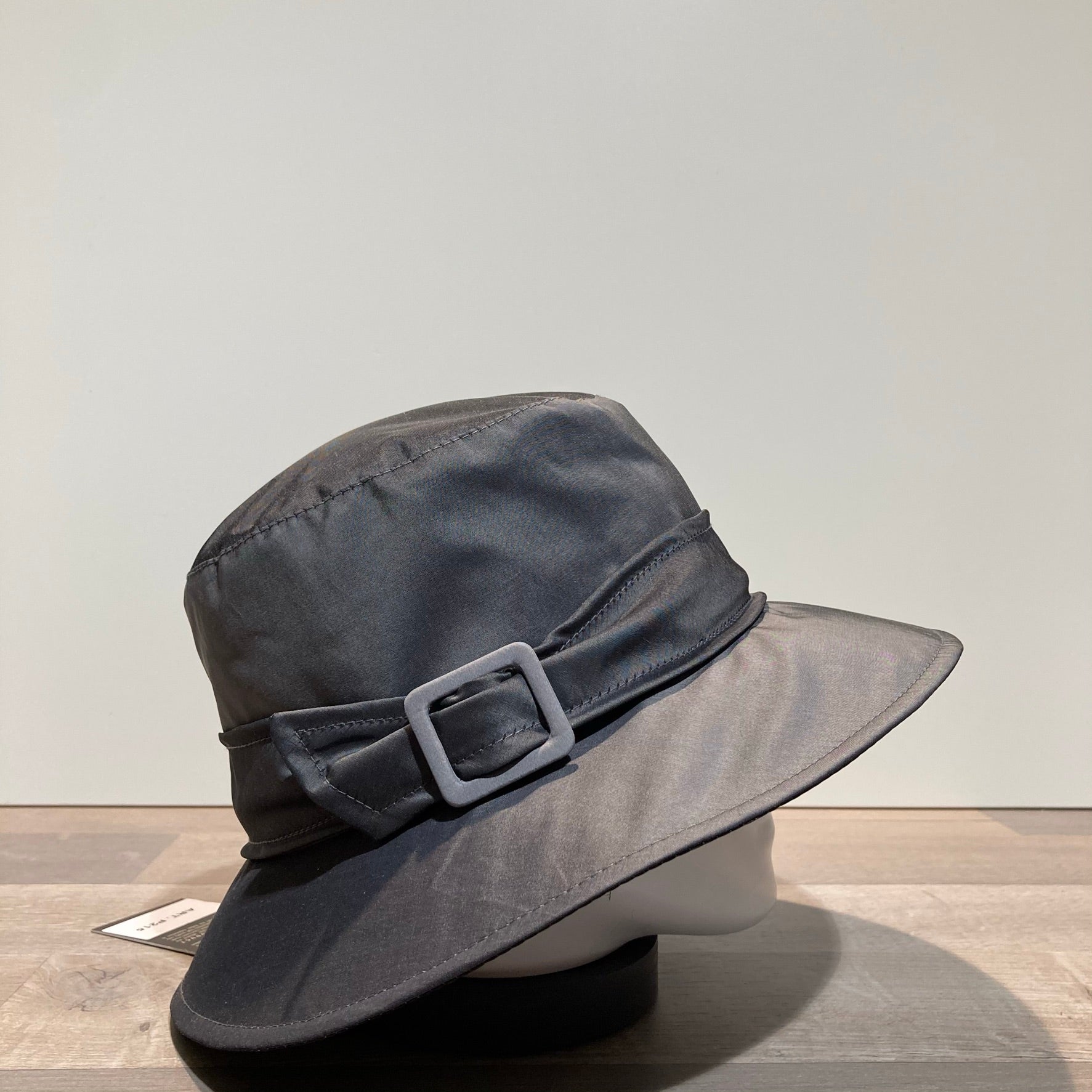 Chapeau bob de pluie gris anthracite doublé