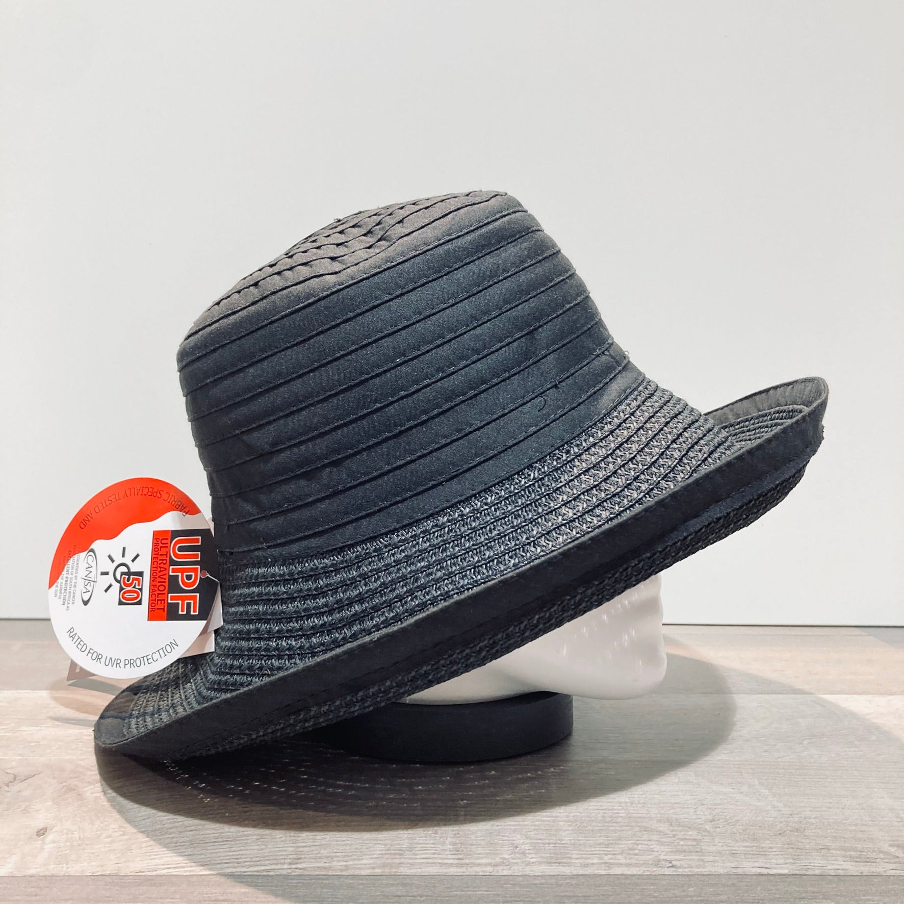 Chapeau bord large Audrey noir anti UV ajustable malléable