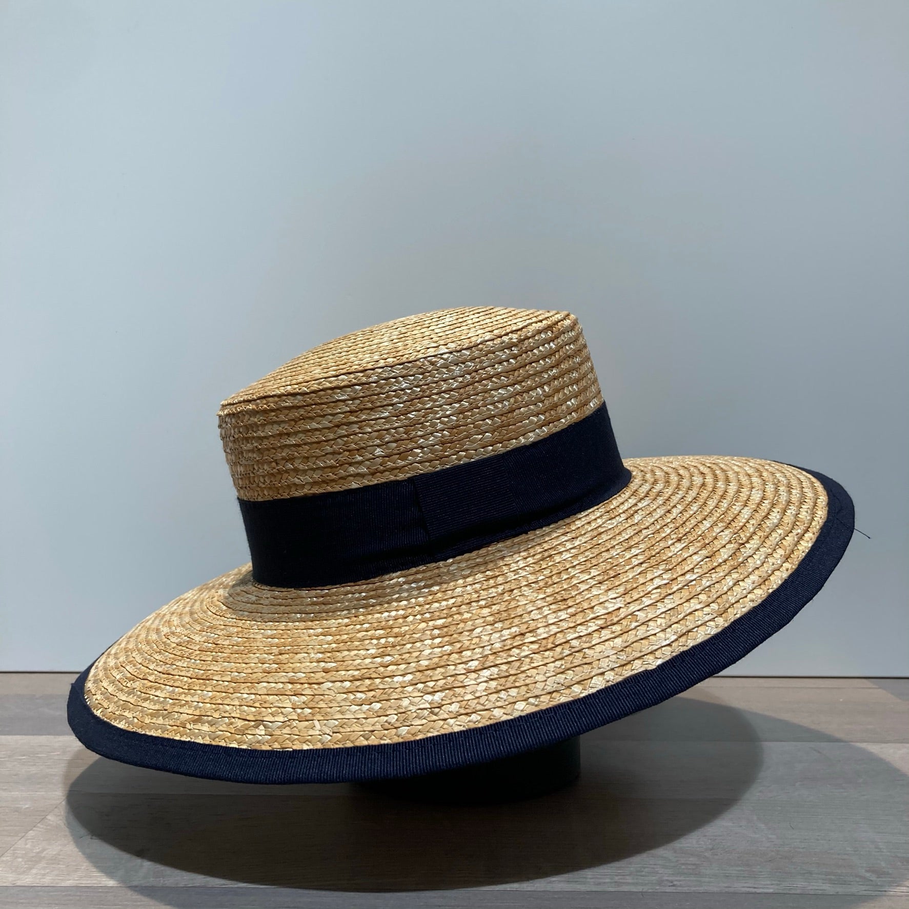 Chapeau canotier paille cousue galon marine