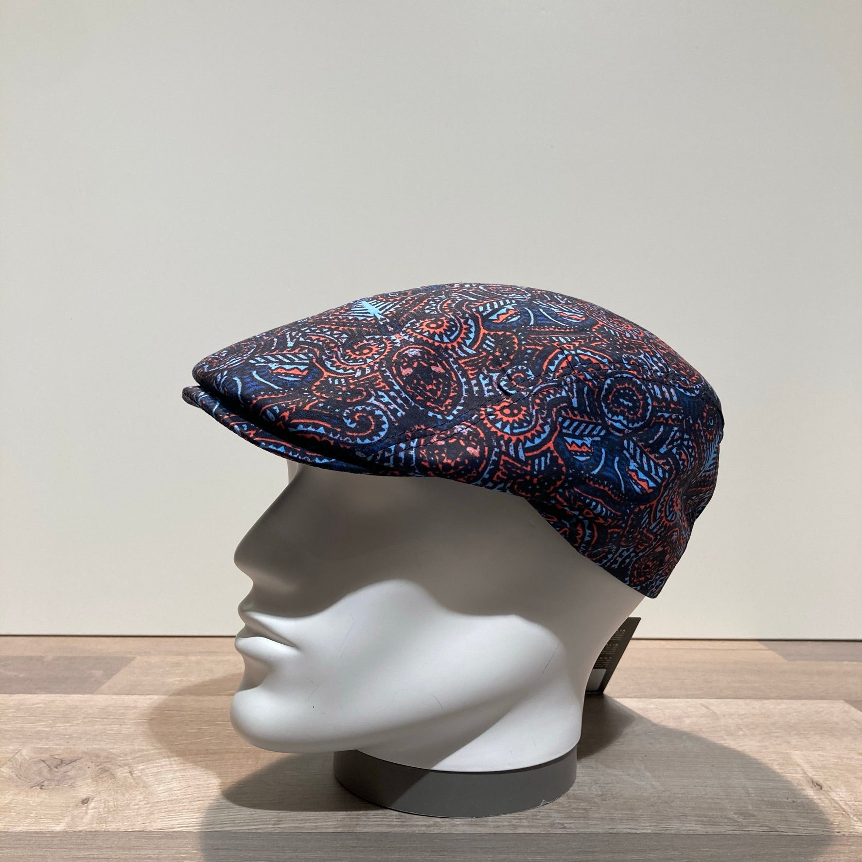 Casquette coton bleu-corail doublée