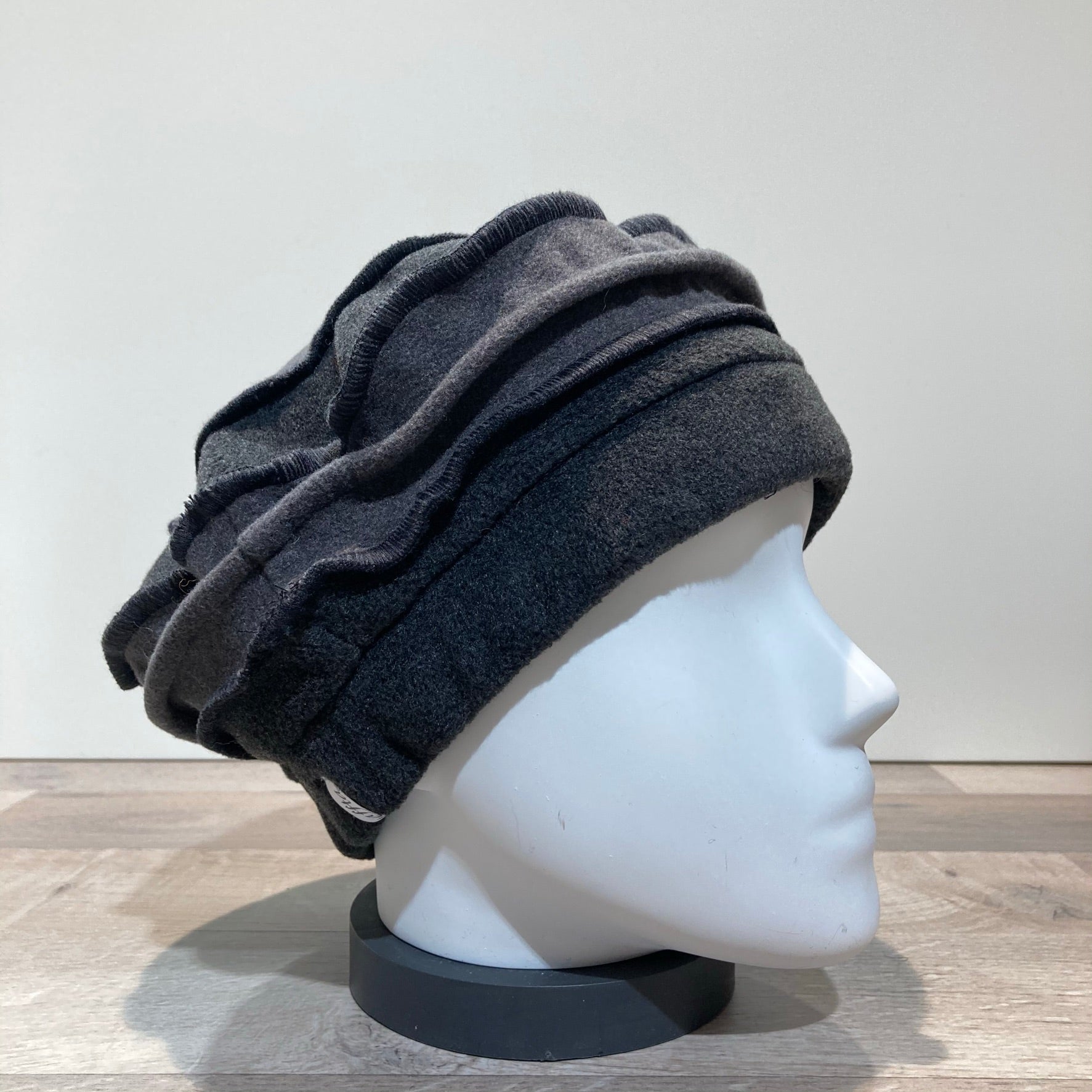 Béret polaire gris foncé