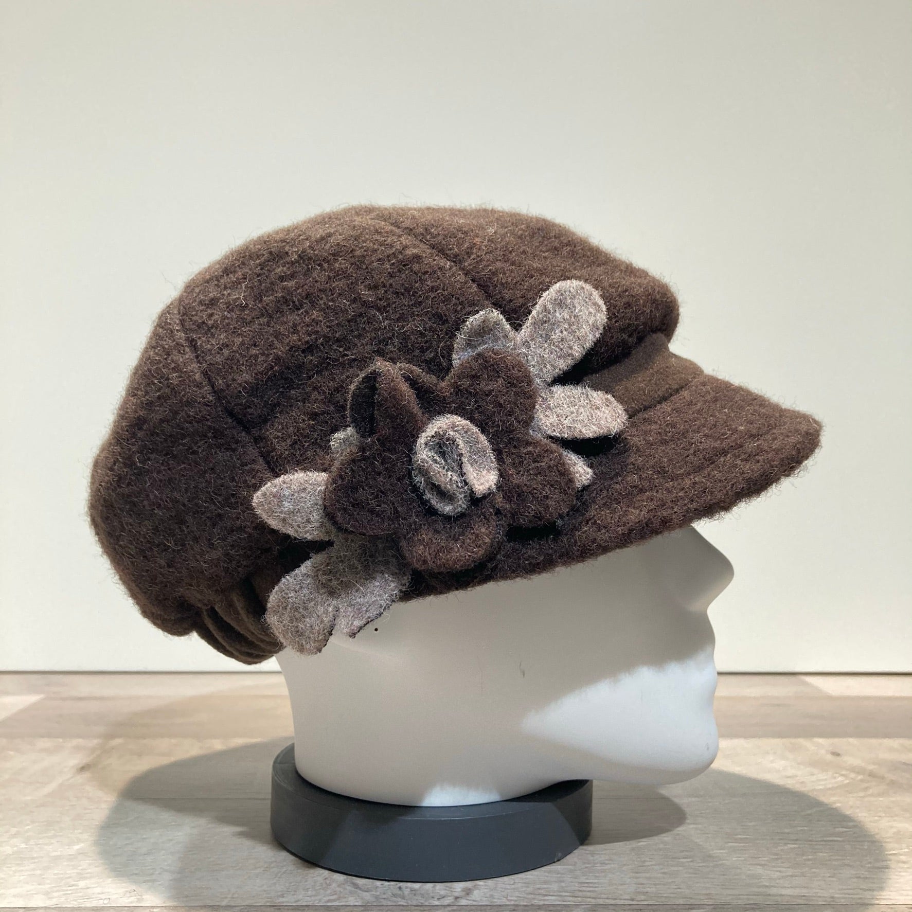 Casquette gavroche marron foncé élastiquée doublure polaire