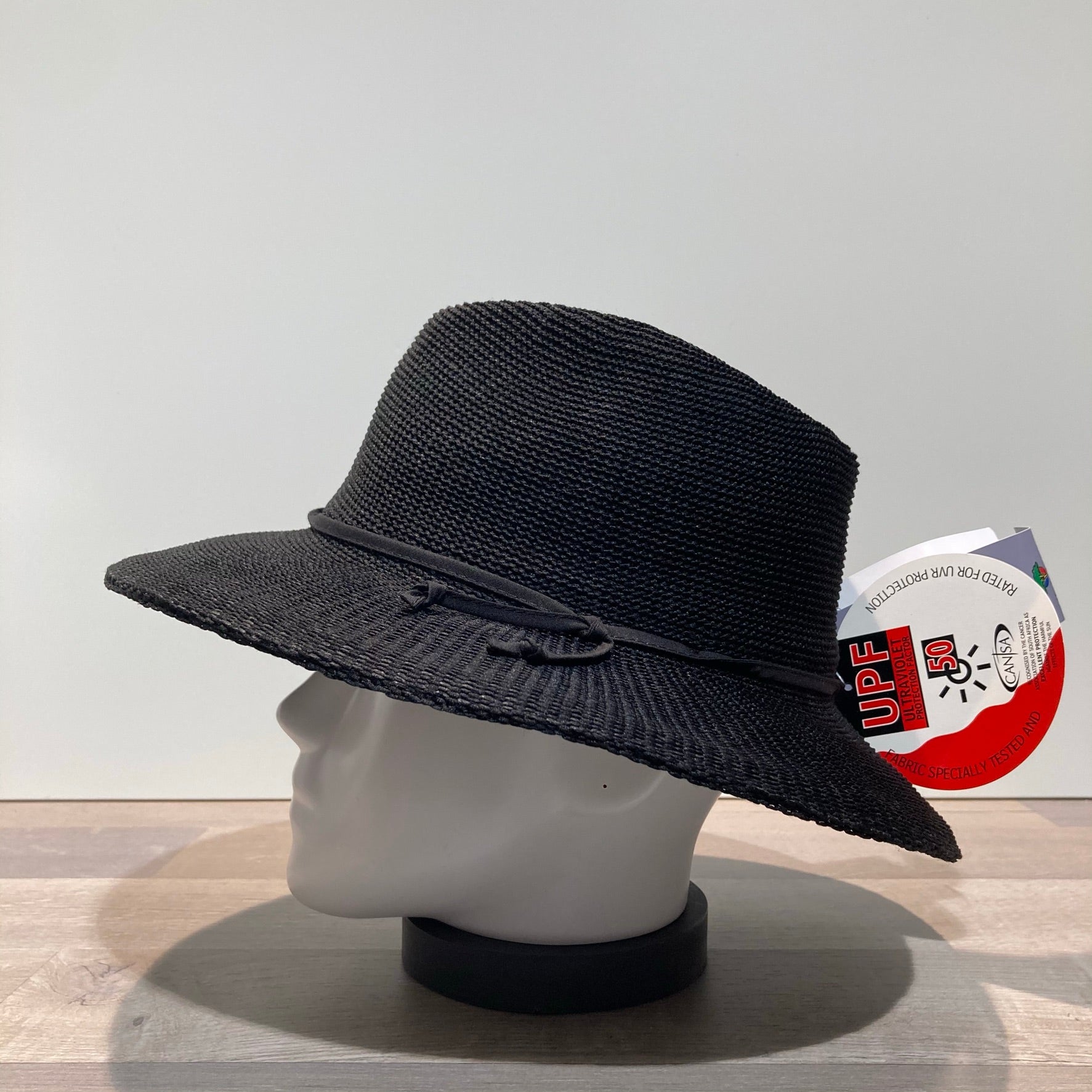 Chapeau Gilly noir anti UV ajustable malléable